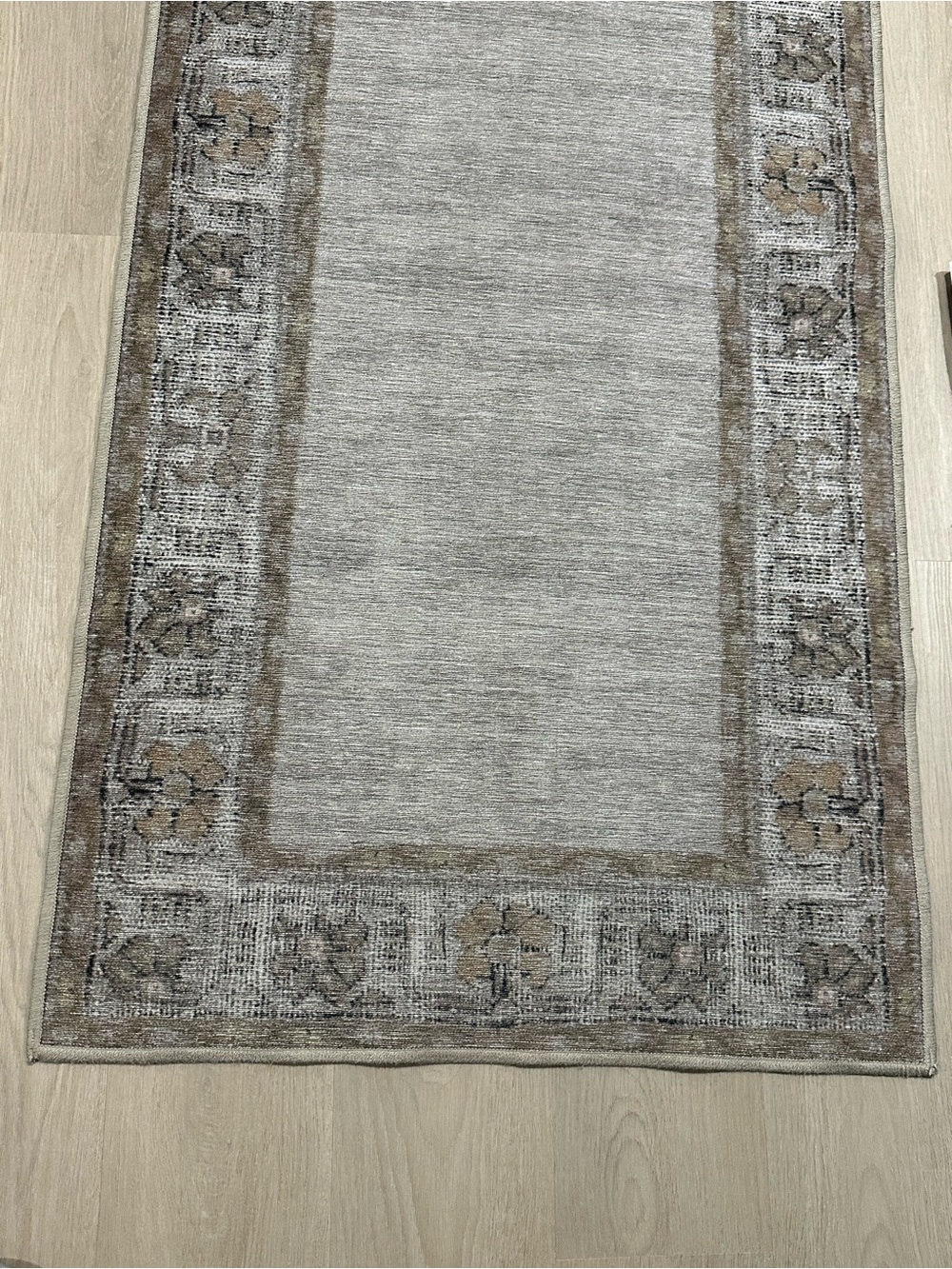Ruggable Vintage Daisy Bordered Hazel Runner